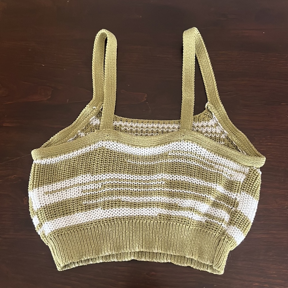 crop top - Picture 2 of 2